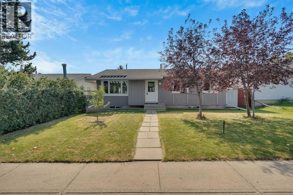 208 Maddock Way NE|Calgary, Alberta T2A3X3