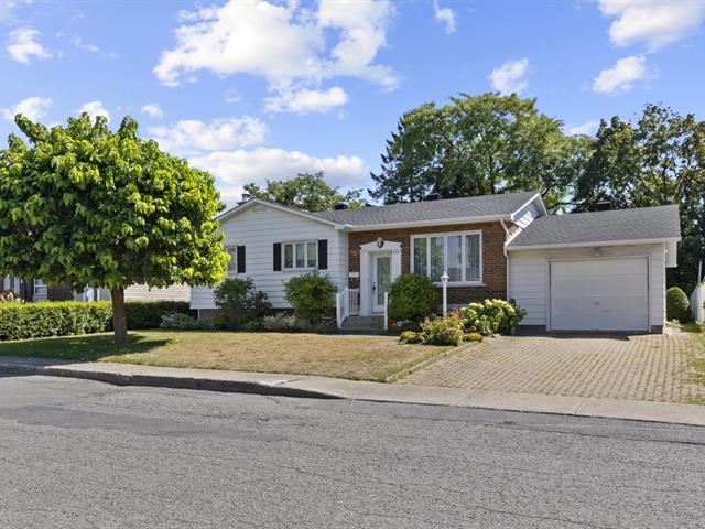 538 Rue Nicolet|Boucherville, Quebec J4B2Y9