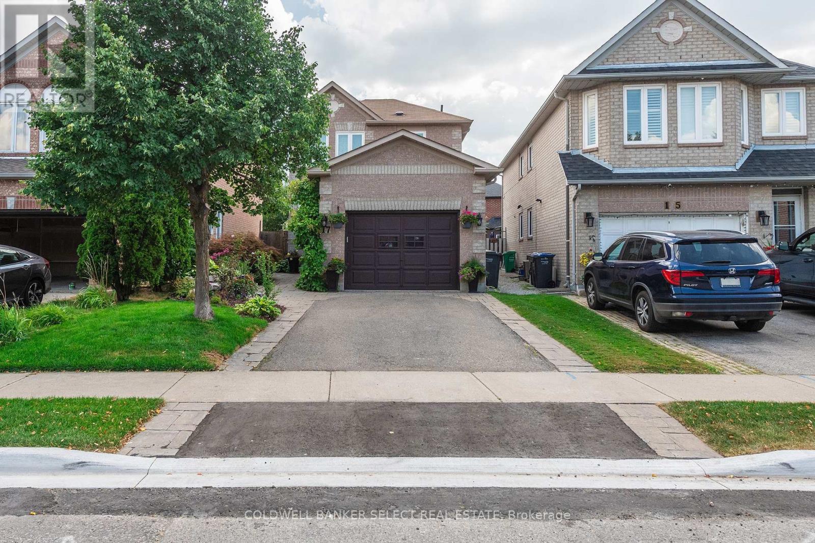 Property image for 17 SADDLETREE TRAIL|Brampton (Brampton West), Ontario L6X4M5