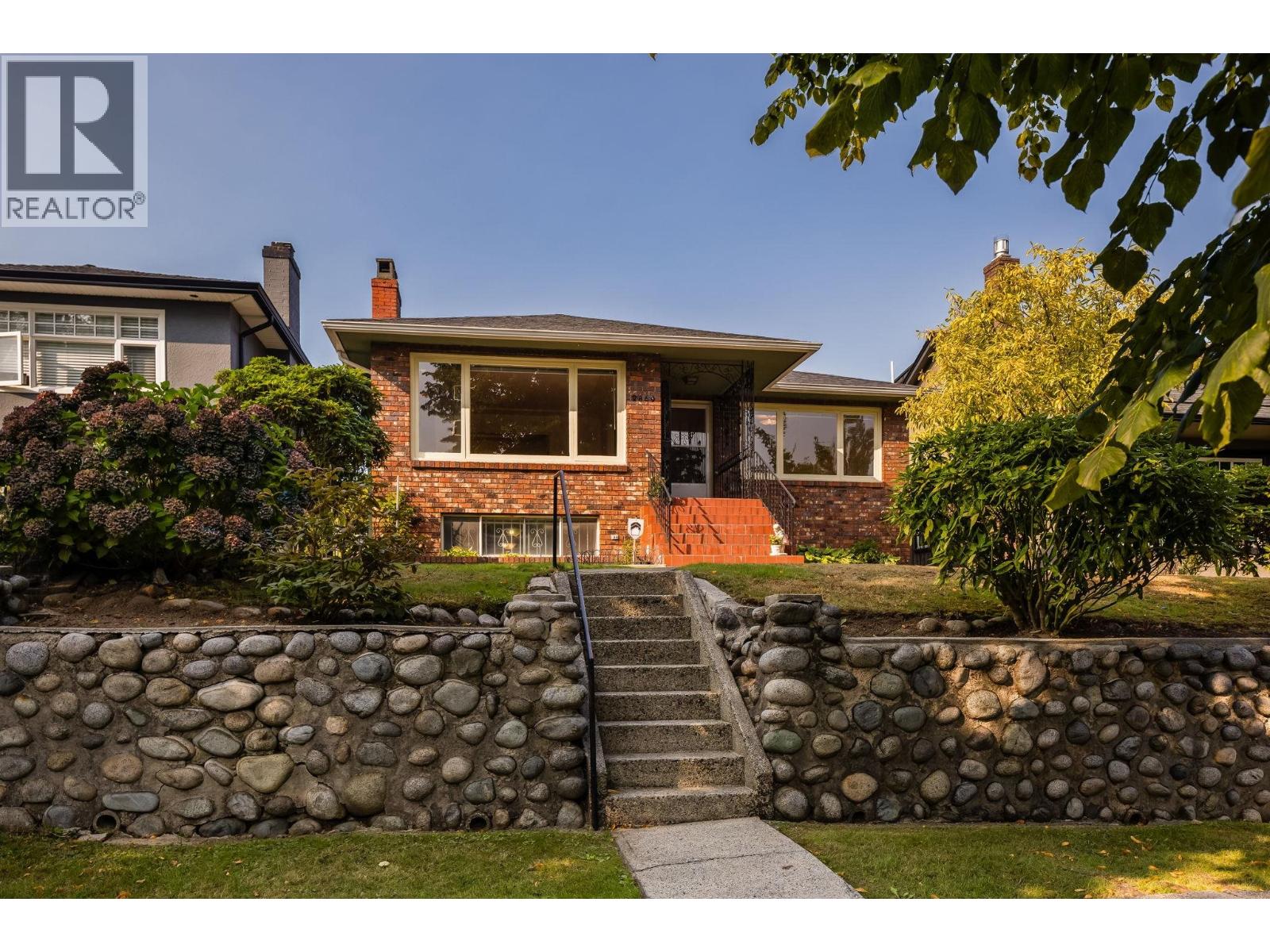 2869 VENABLES STREET|Vancouver, British Columbia V5K2R7