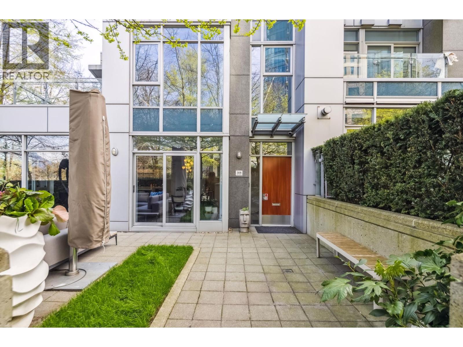 TH22 1281 W CORDOVA STREET|Vancouver, British Columbia V6C3R5