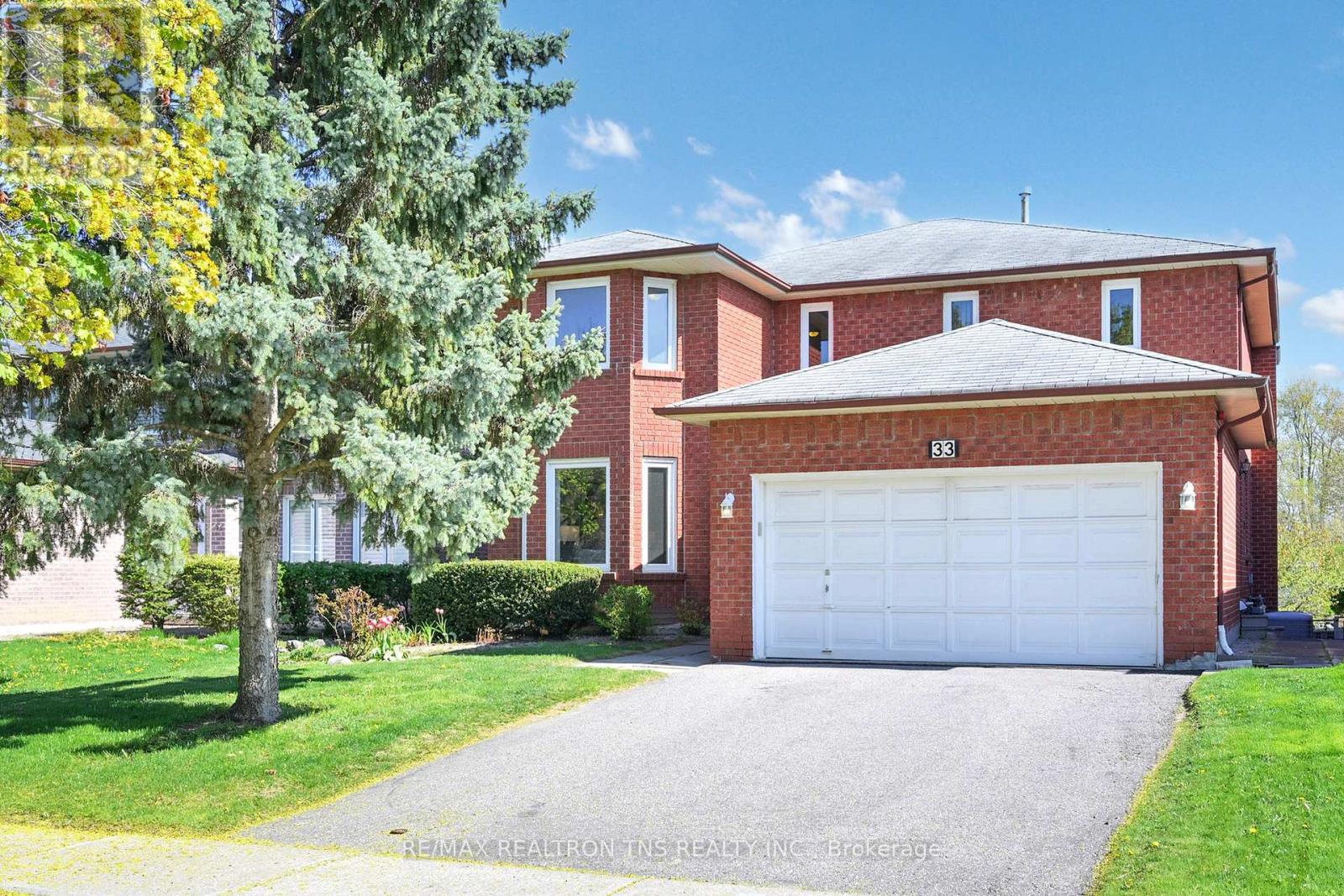 Property image for 33 SOMERSET CRESCENT|Richmond Hill (Observatory), Ontario L4C8N5