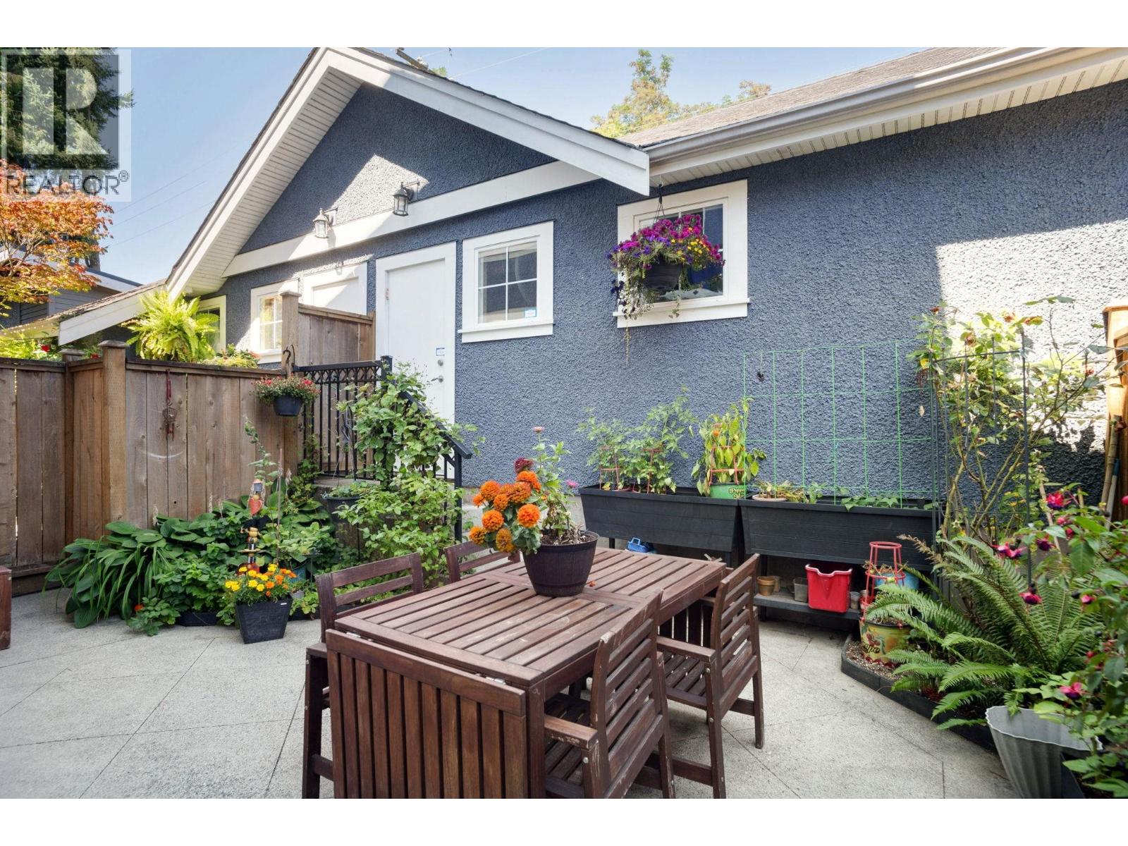 49 E 13TH AVENUE|Vancouver, British Columbia V5T2K2