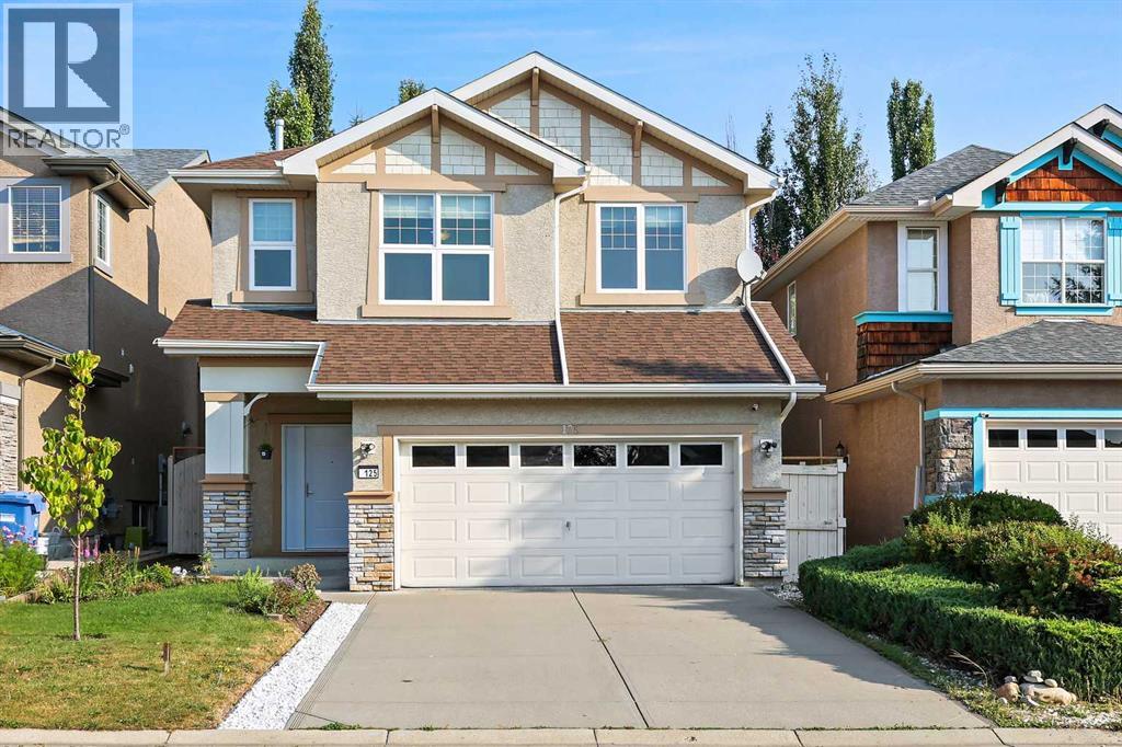 125 Everwillow Close SW|Calgary, Alberta T2Y4G5