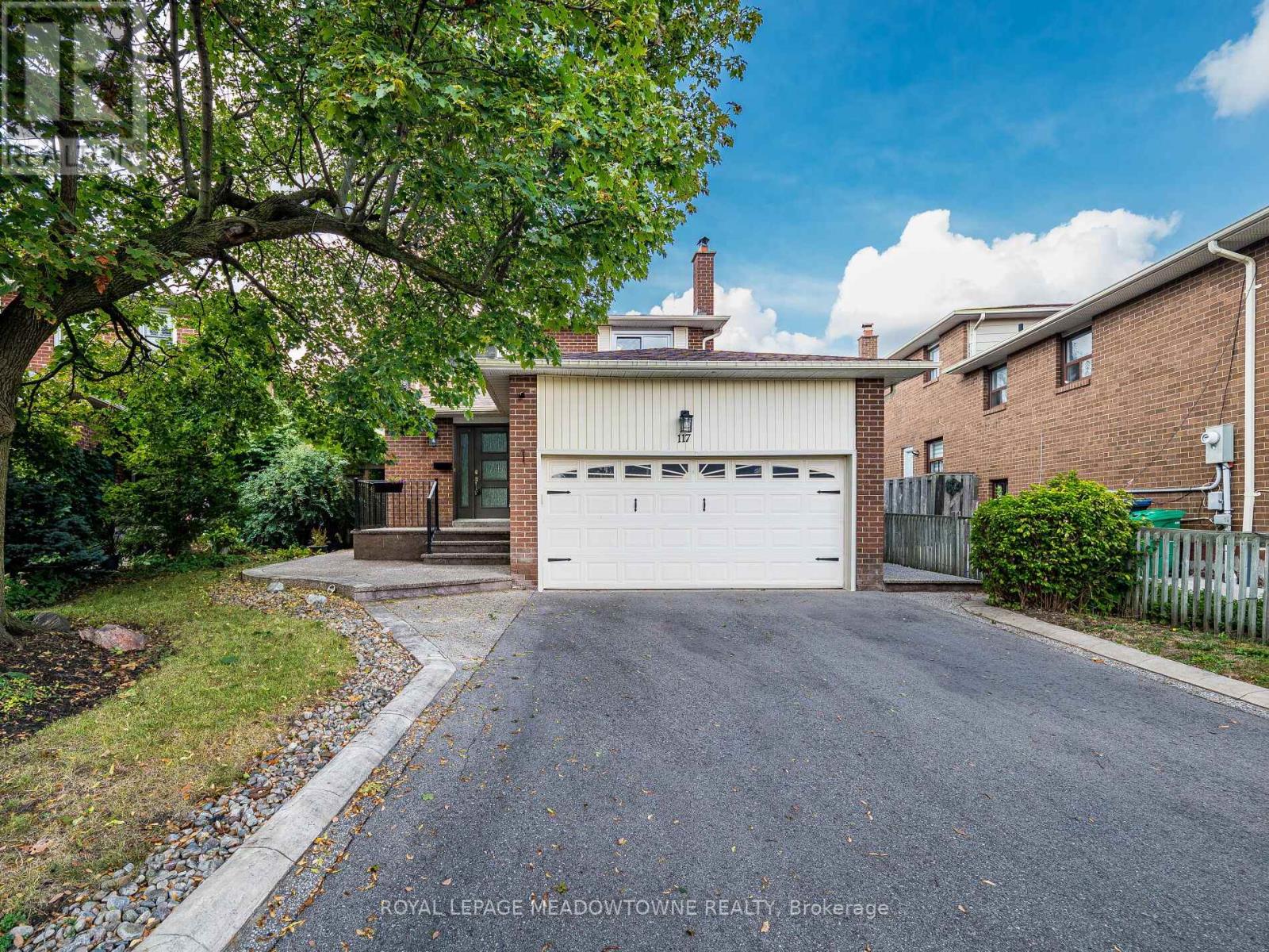 Property image for 117 FAIRGLEN AVENUE|Brampton (Brampton West), Ontario L6X1K7