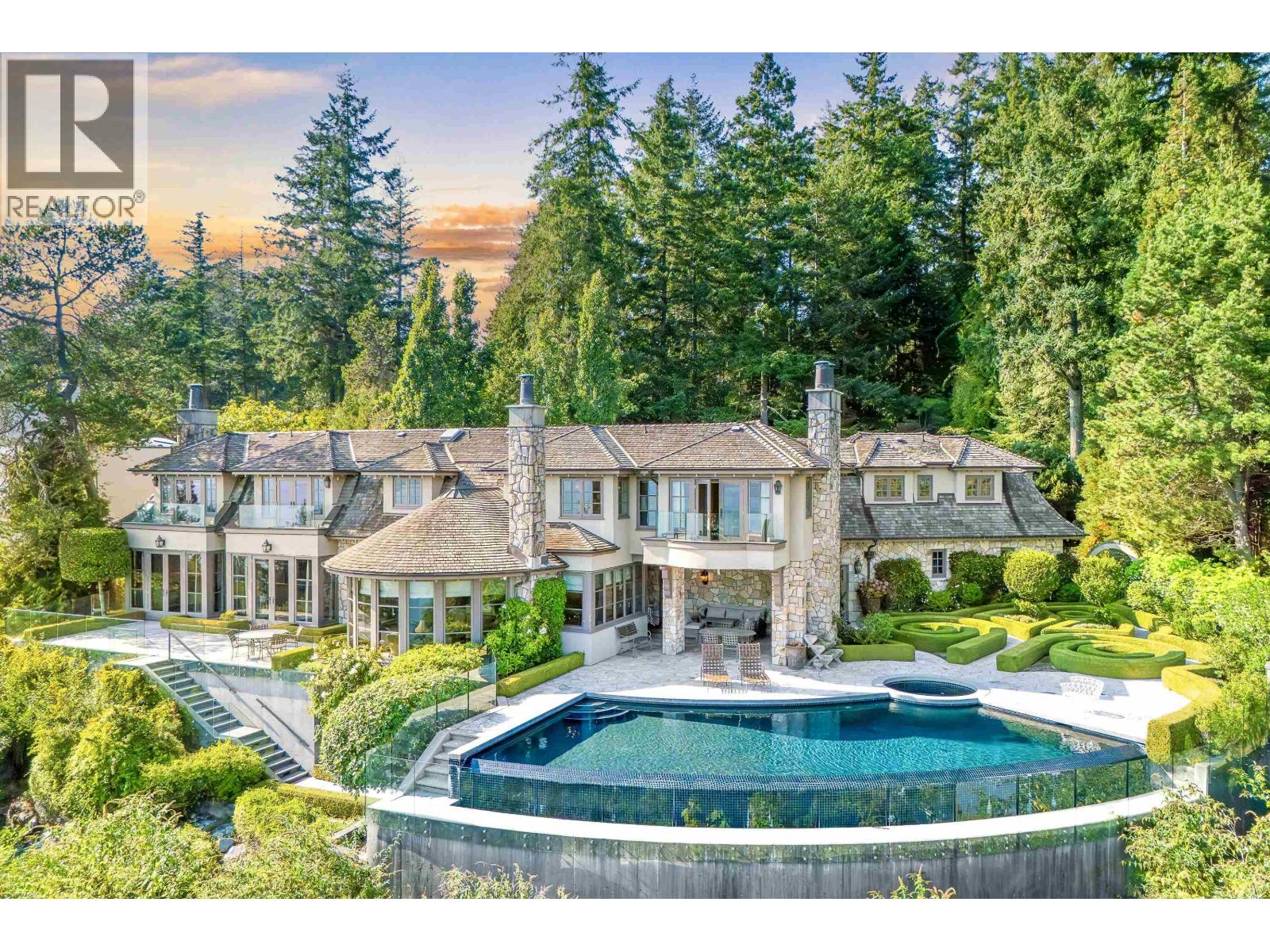 Property image for 4672 CLOVELLY WALK|West Vancouver, British Columbia V7W1H5