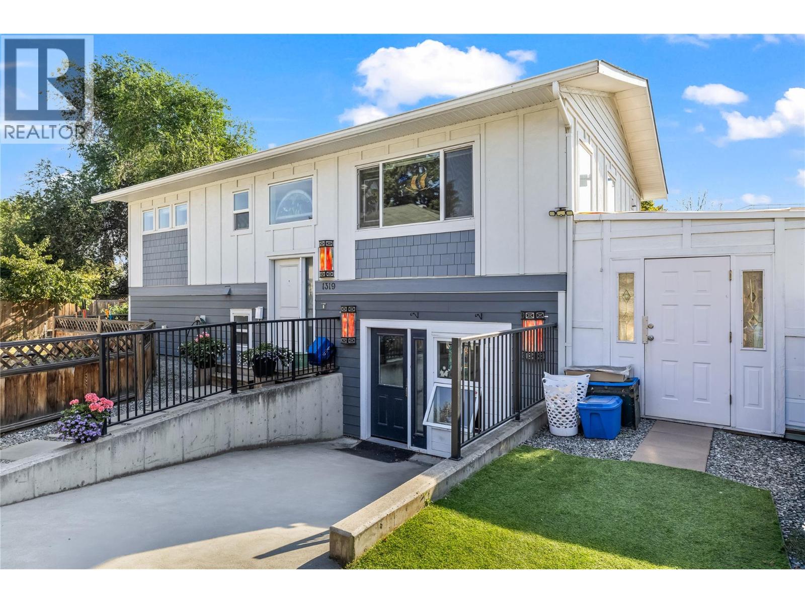 Property image for 1319 Belaire Avenue|Kelowna, British Columbia V1Y6B8