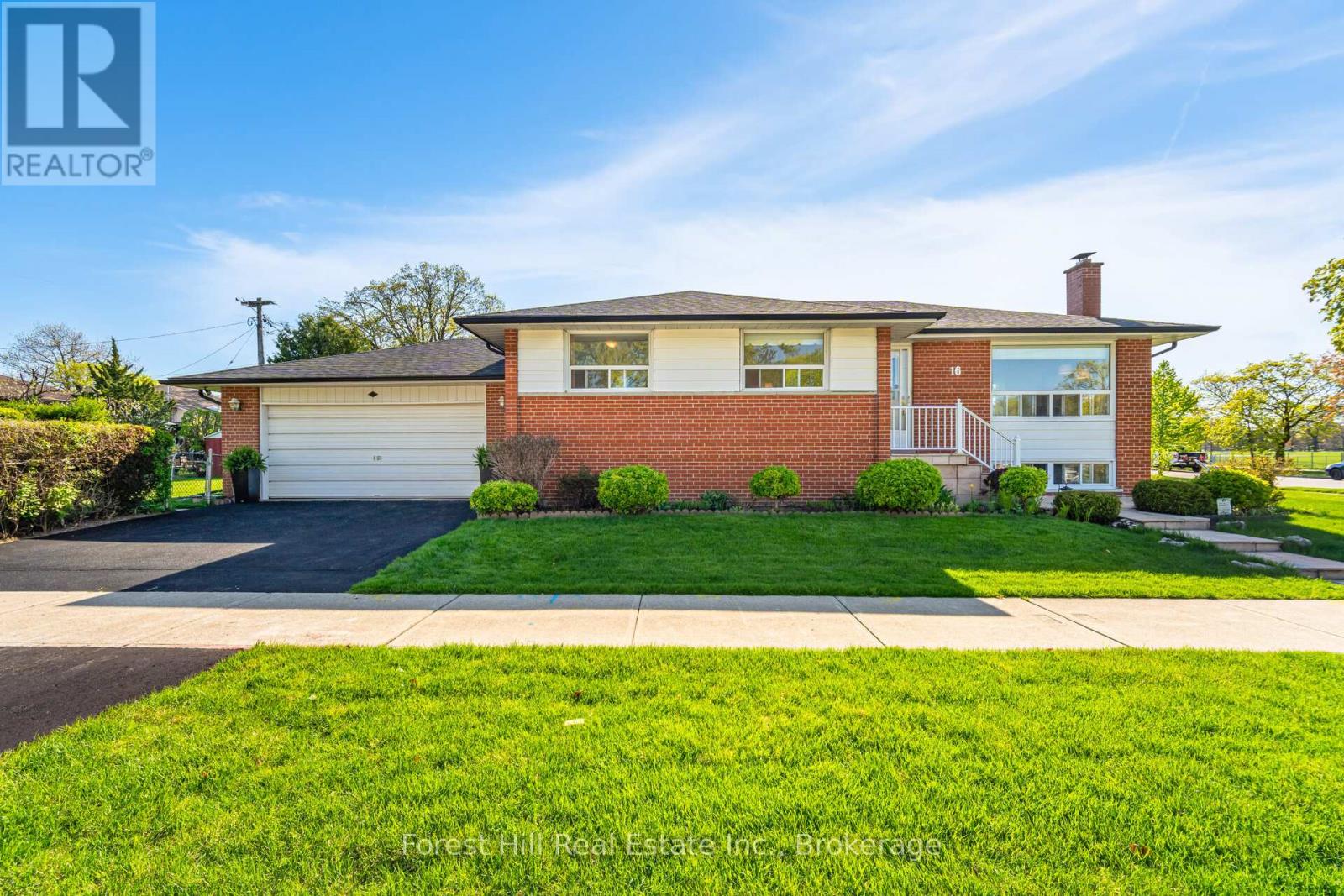 Property image for 16 BETHWIN PLACE|Toronto (Willowridge-Martingrove-Richview), Ontario M9R2C4