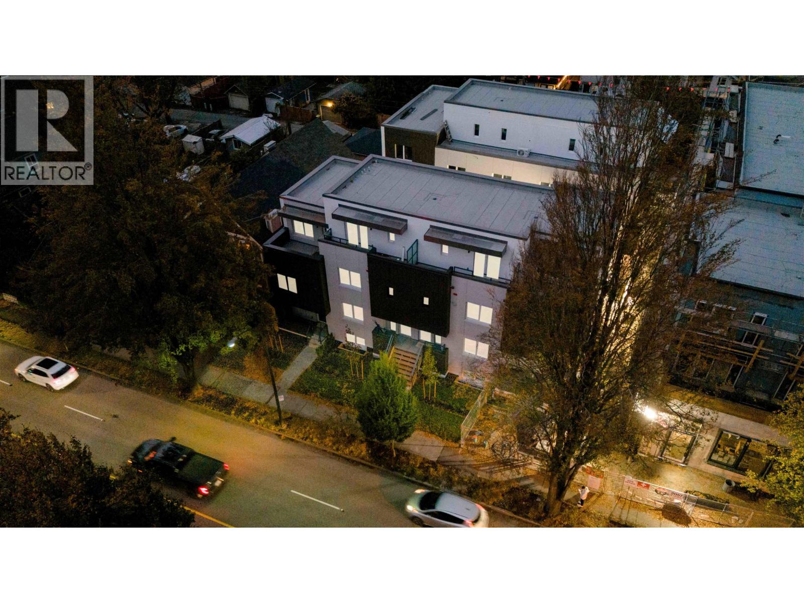 1685 LAKEWOOD DRIVE|Vancouver, British Columbia V5N1B6