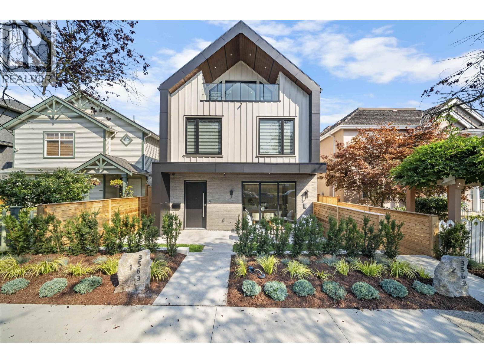 1 3563 E 25TH AVENUE|Vancouver, British Columbia V5R1K3