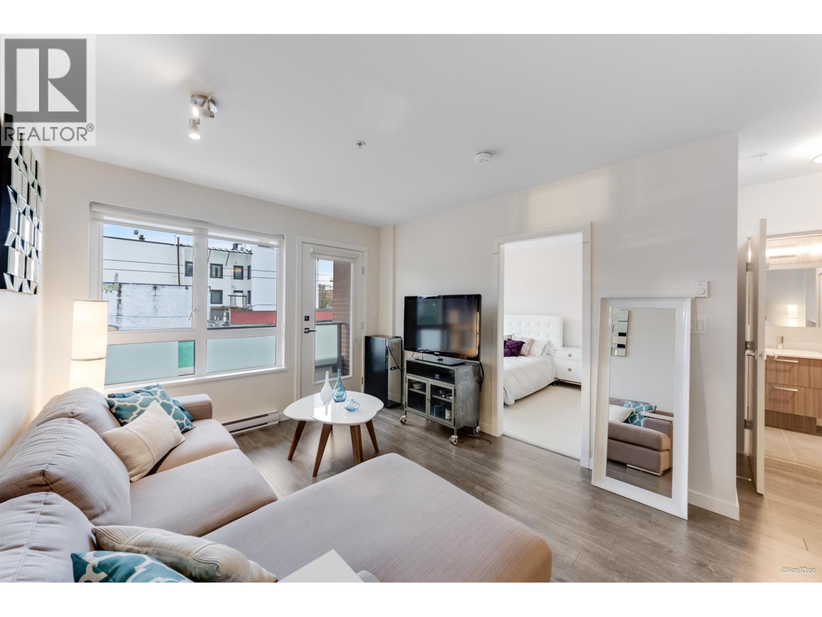 Property image for 204 202 E 24TH AVENUE|Vancouver, British Columbia V5V1Z6