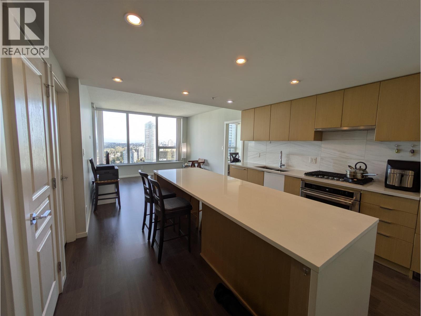 3502 5883 BARKER AVENUE|Burnaby, British Columbia V5H0G4