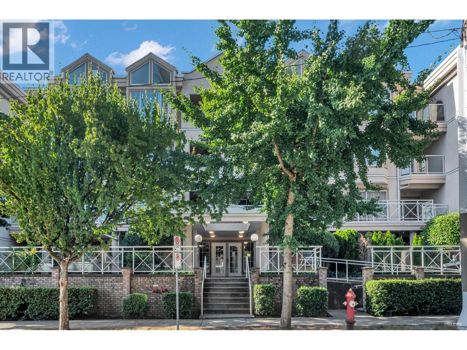 411 525 AGNES STREET|New Westminster, British Columbia V3L1G2