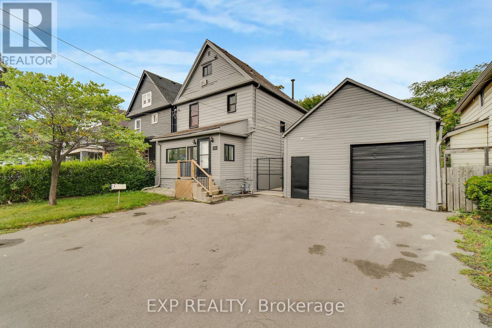 Property image for 23 LYNDHURST STREET|Hamilton (Industrial Sector), Ontario L8L7G9