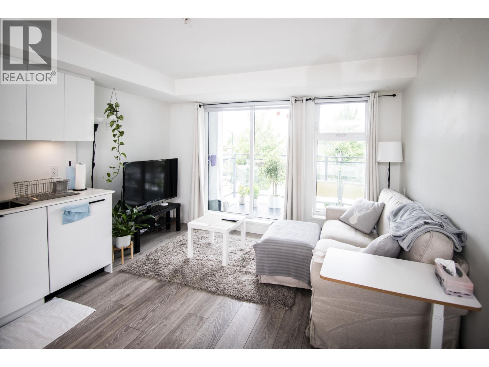 216 630 E BROADWAY|Vancouver, British Columbia V5T0J1