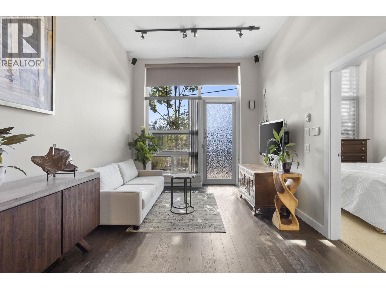 103 1182 W 16TH STREET|North Vancouver, British Columbia V7P0B3