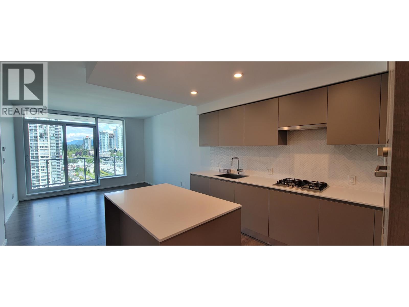 1711 3809 EVERGREEN PLACE|Burnaby, British Columbia V3J0M1