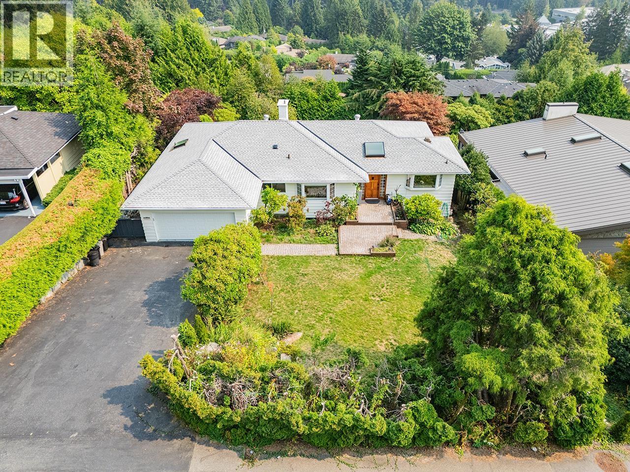 Property image for 96 BONNYMUIR DRIVE|West Vancouver, British Columbia V7S1L2