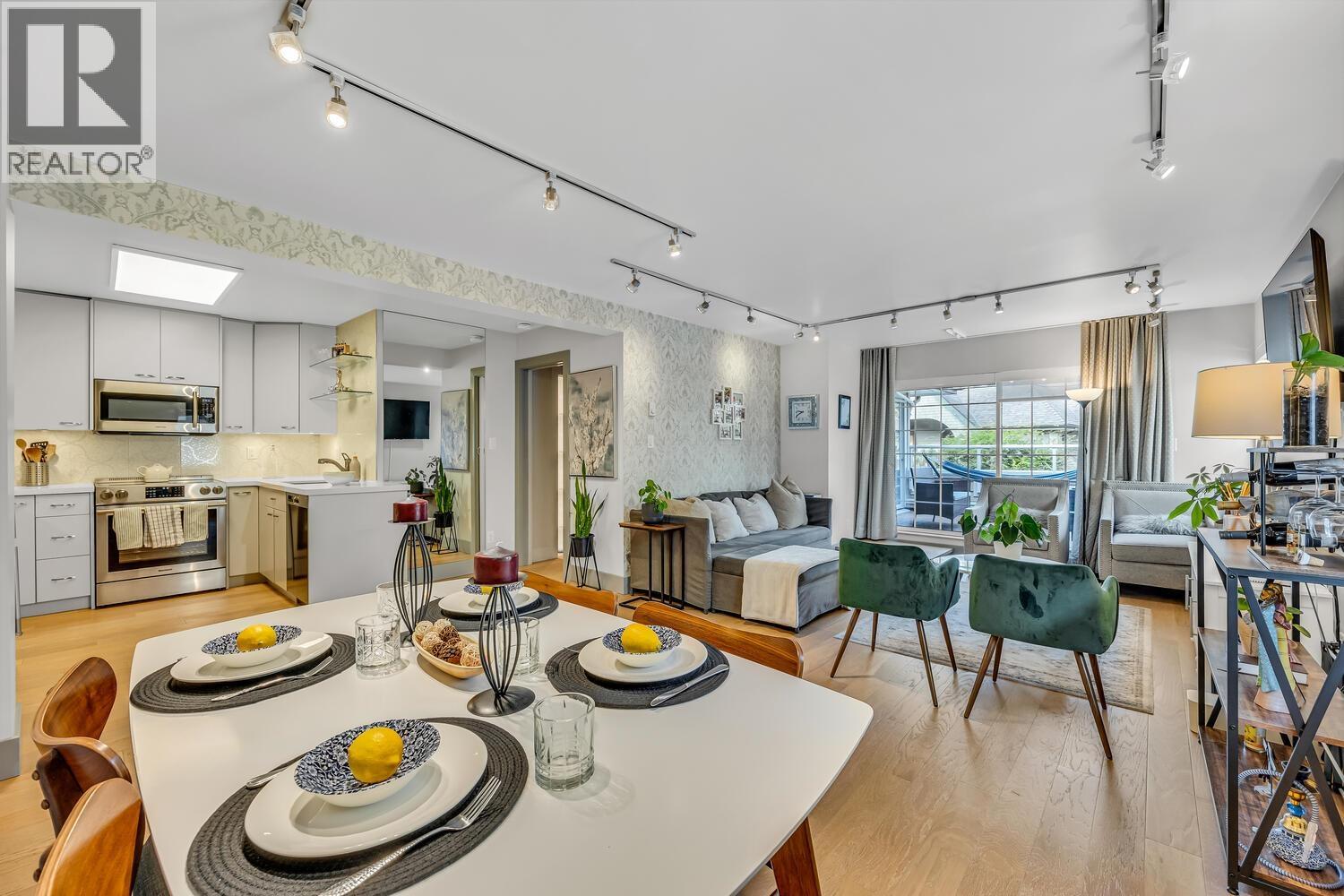 Property image for 302 3461 CURLE AVENUE|Burnaby, British Columbia V5G4P4