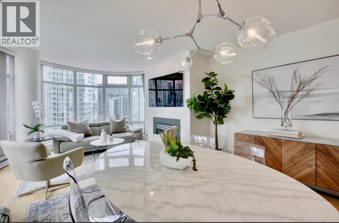 1205 1199 MARINASIDE CRESCENT|Vancouver, British Columbia V6Z2Y2