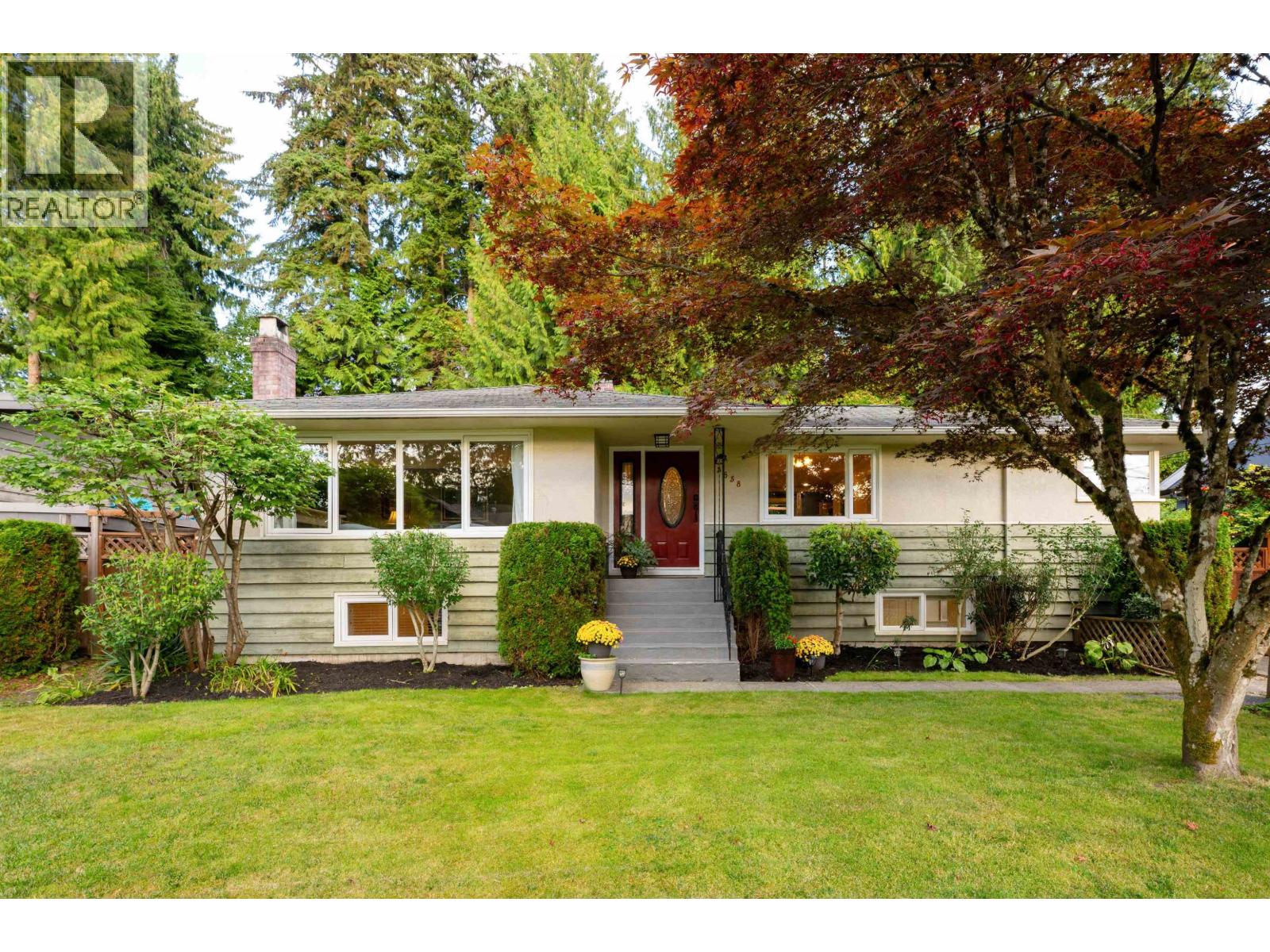 Property image for 3658 LORAINE AVENUE|North Vancouver, British Columbia V7R4B8