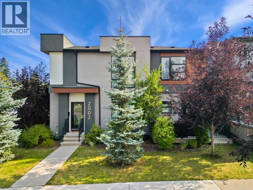 2002 26A Street SW|Calgary, Alberta T3E2C1