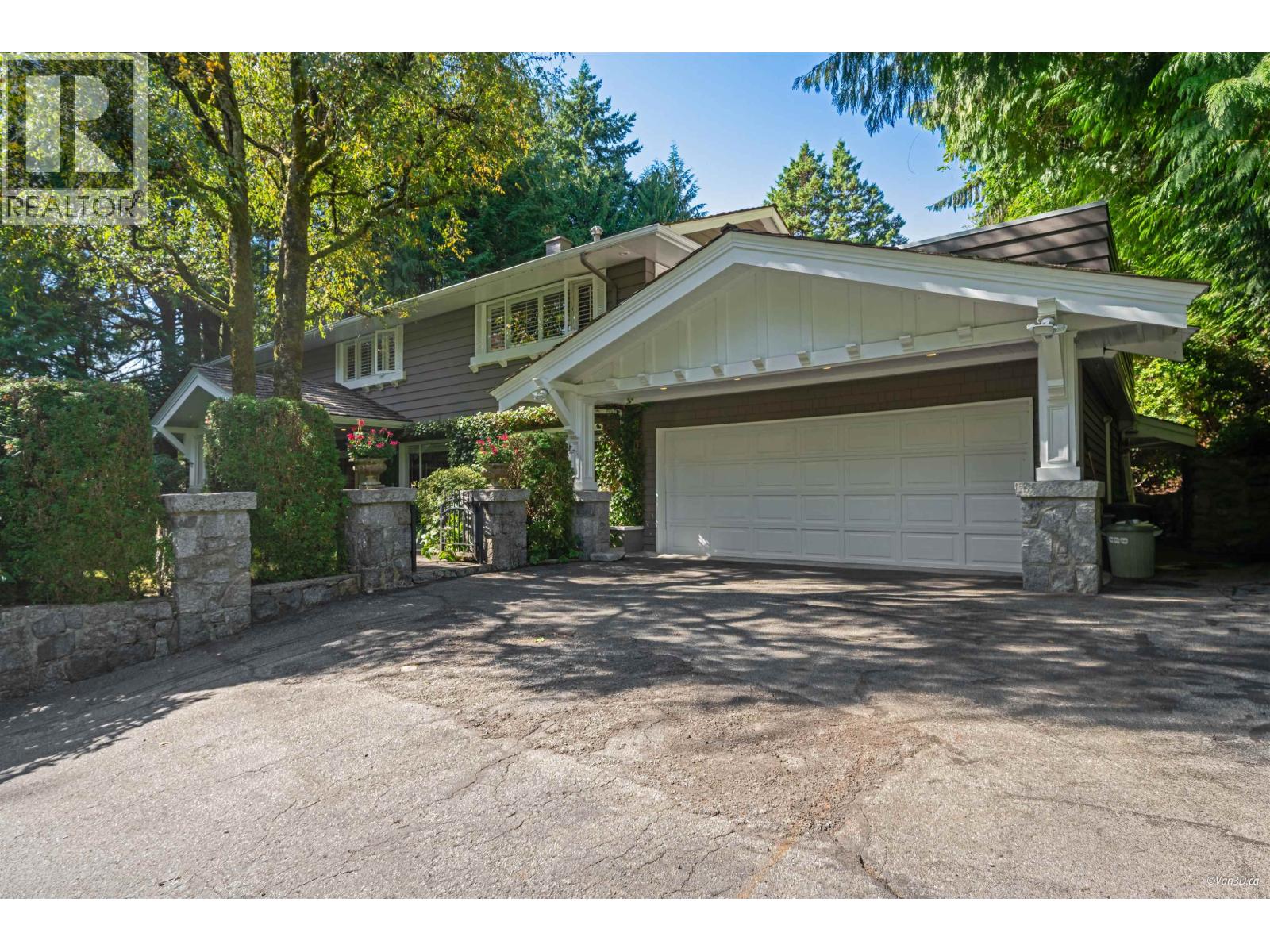 485 SOUTHBOROUGH DRIVE|West Vancouver, British Columbia V7S1M4
