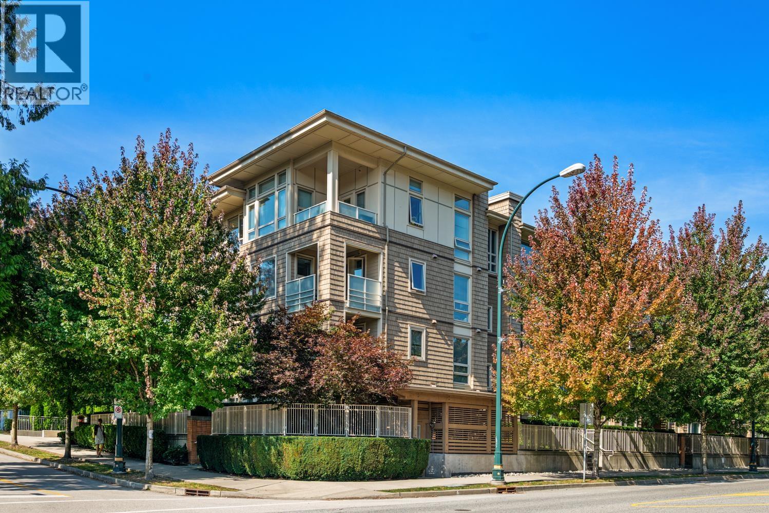 206 2665 MOUNTAIN HIGHWAY|North Vancouver, British Columbia V7J0A8