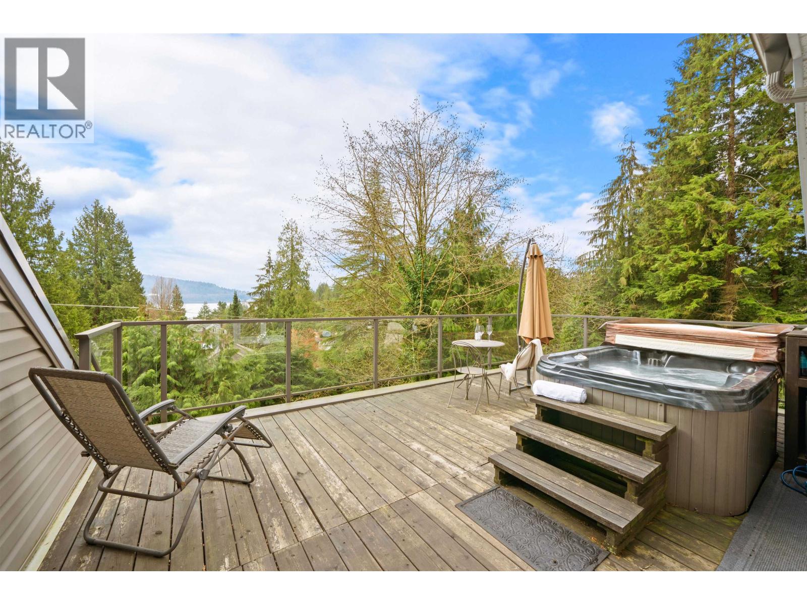 4622 COVE CLIFF ROAD|North Vancouver, British Columbia V7G1H6
