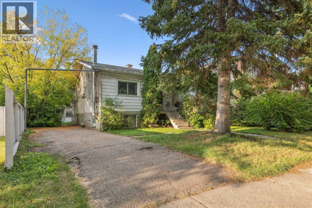 512 52 Avenue SW|Calgary, Alberta T2V0B2