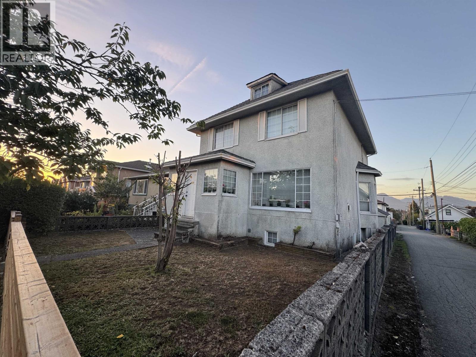 2679 E 22ND AVENUE|Vancouver, British Columbia V5M2X6