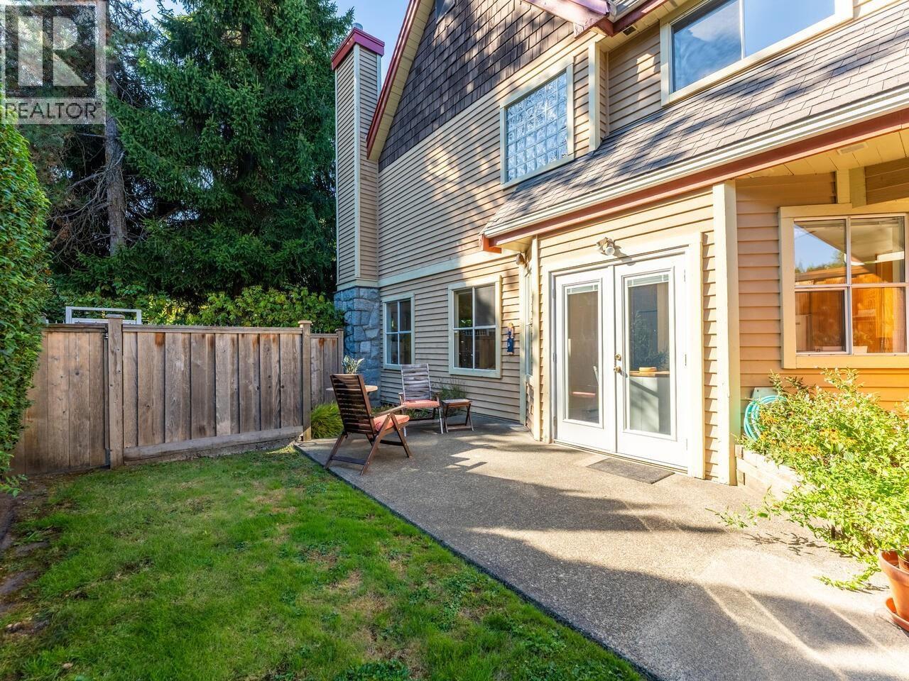 Property image for 11 5400 PATTERSON AVENUE|Burnaby, British Columbia V5H2M5