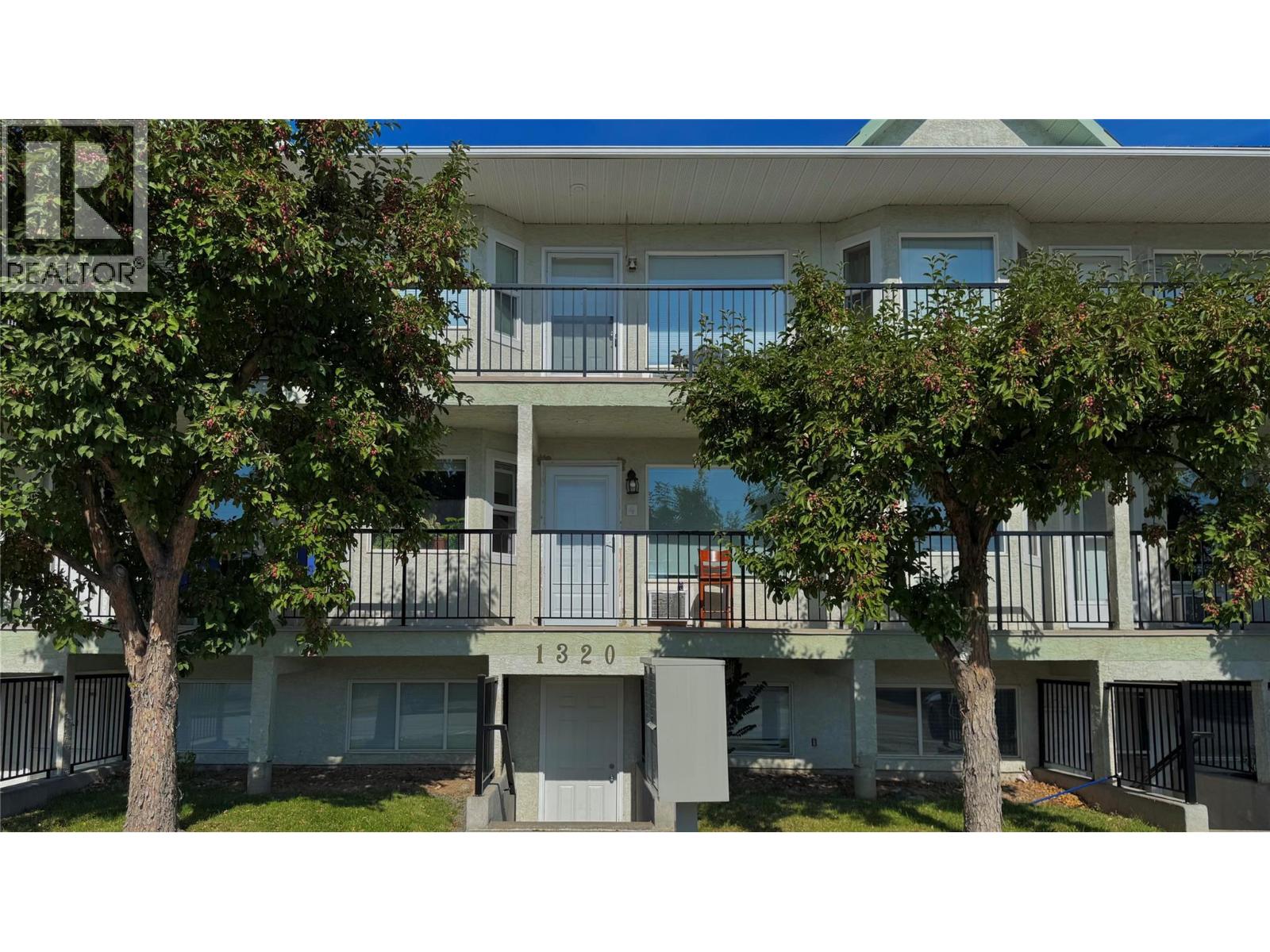 Property image for 1320 SELKIRK Avenue Unit# 4|Kamloops, British Columbia V2B1V7