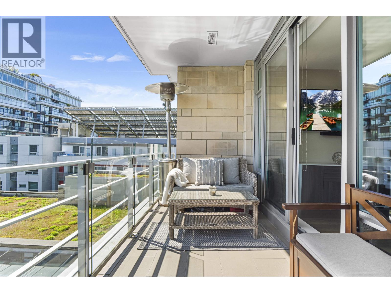 709 77 WALTER HARDWICK AVENUE|Vancouver, British Columbia V5Y0C6