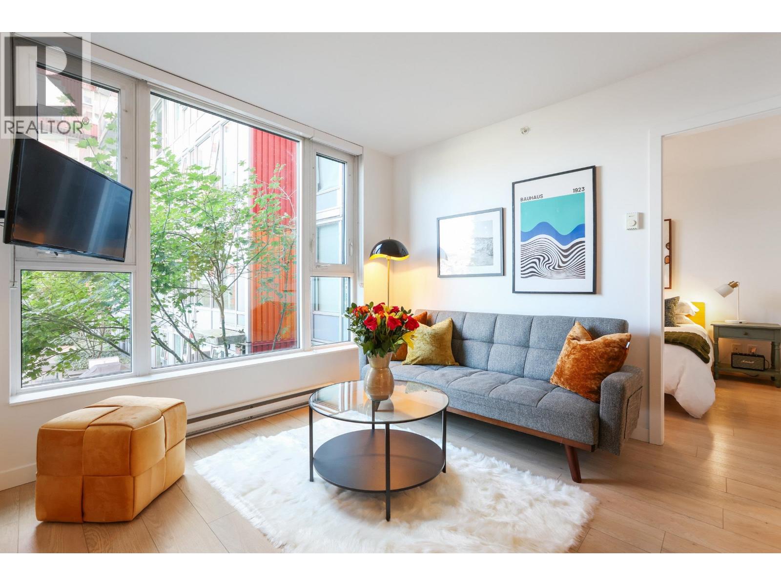 305 933 E HASTINGS STREET|Vancouver, British Columbia V6A0G6