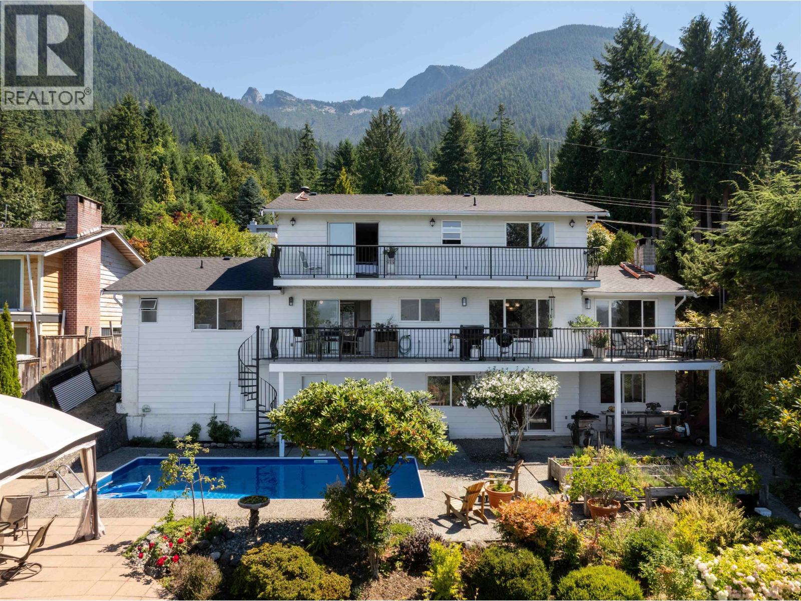 Property image for 110 SEAVIEW PLACE|Lions Bay, British Columbia V0N2E0