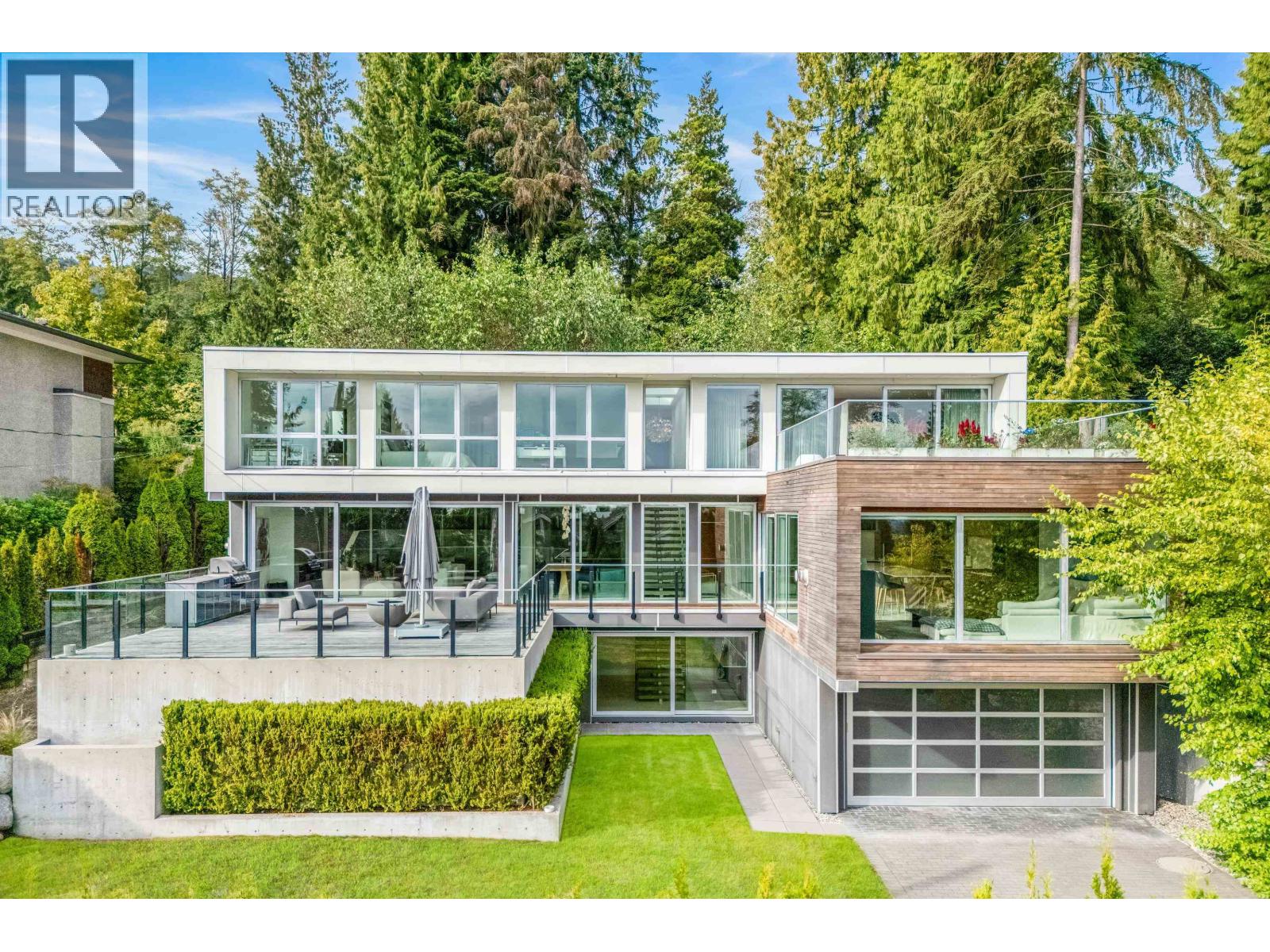 Property image for 1360 QUEENS AVENUE|West Vancouver, British Columbia V7T2H9