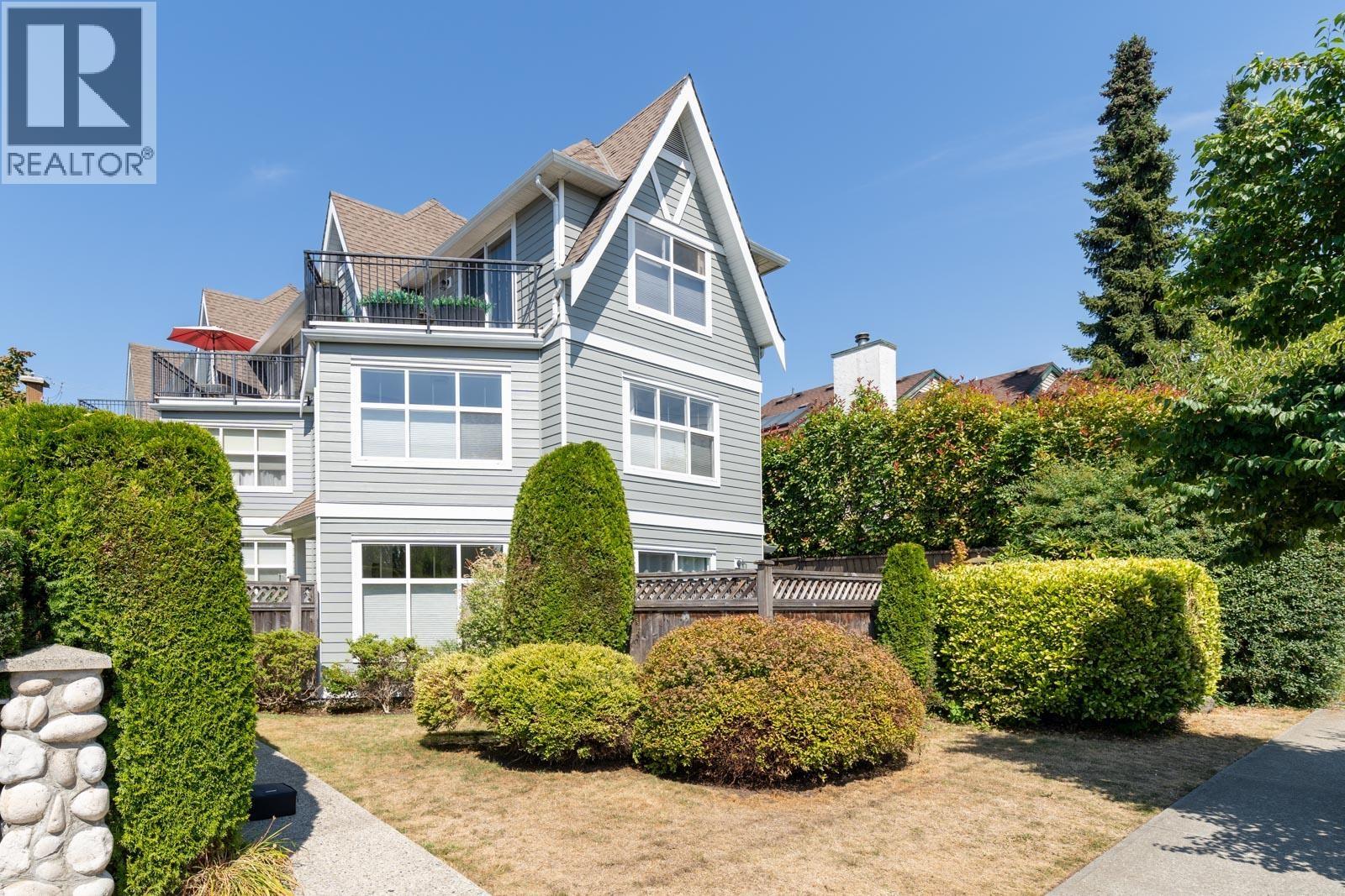 1 252 W 13TH STREET|North Vancouver, British Columbia V7M1N7