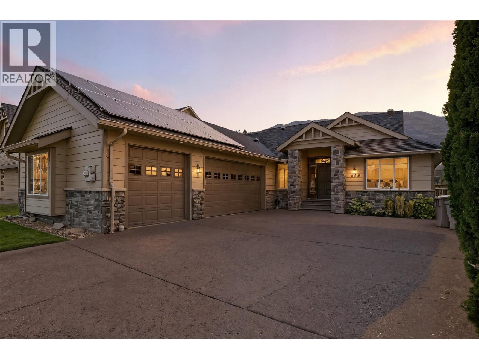 565 McCurrach Place|Kamloops, British Columbia V2B8R1