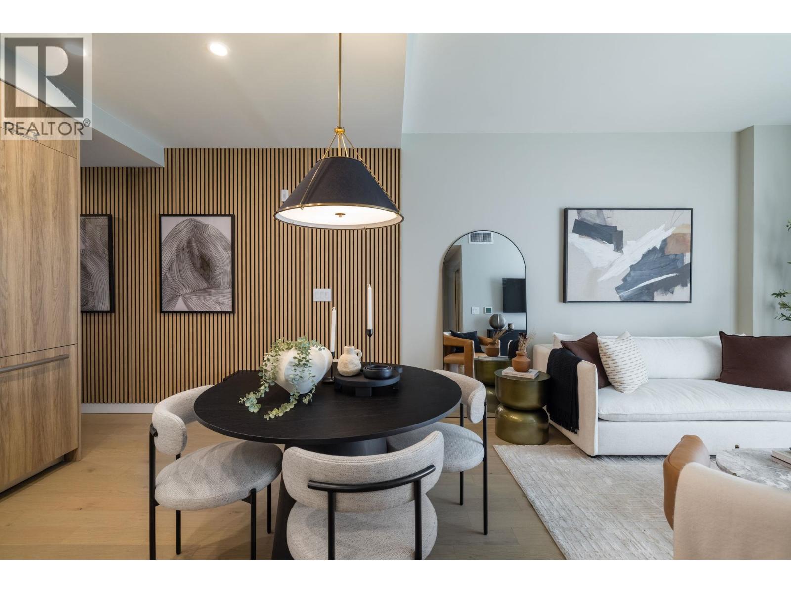 604 8398 OAK STREET|Vancouver, British Columbia V6P4A9