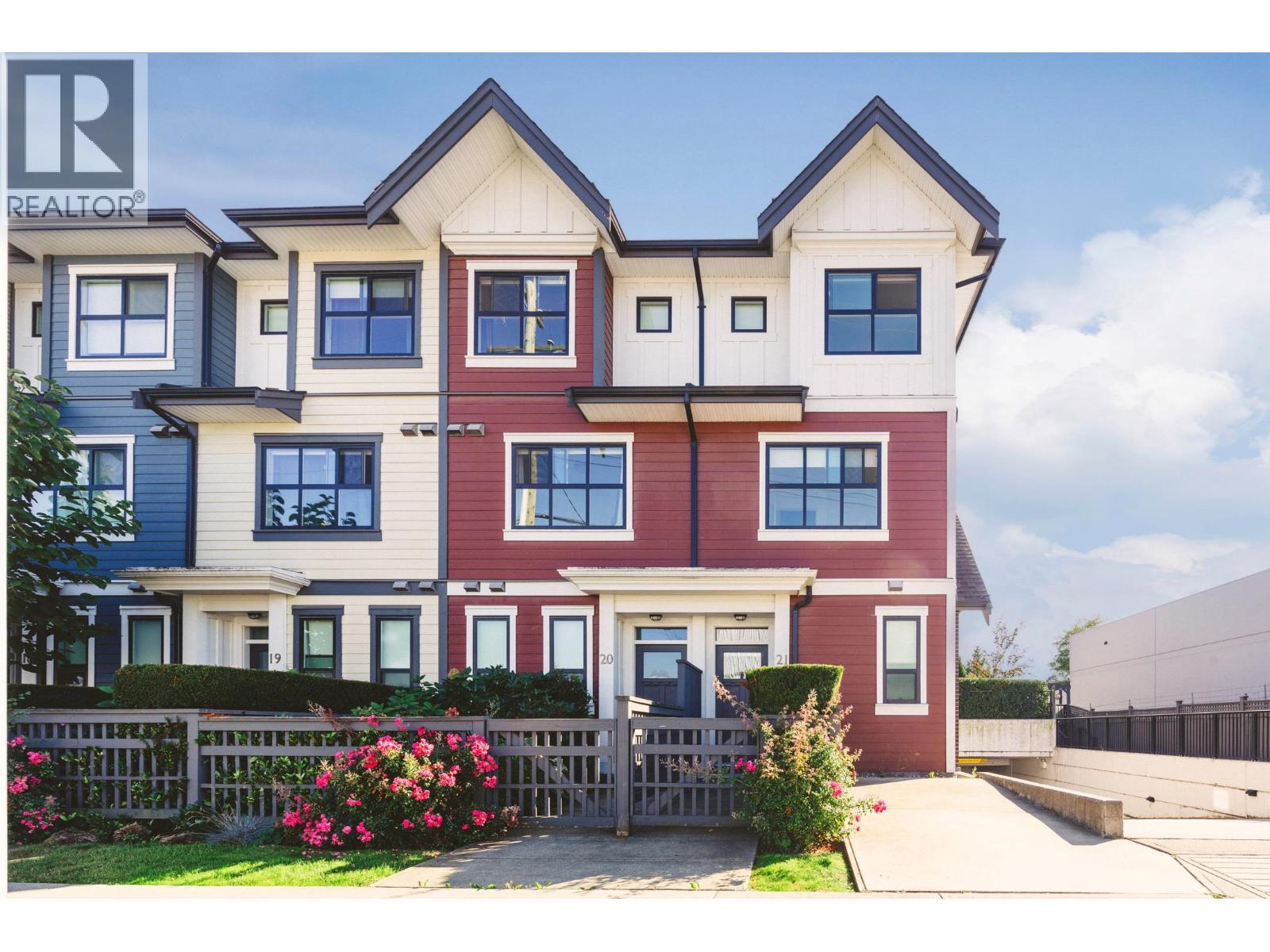 21 7039 MACPHERSON AVENUE|Burnaby, British Columbia V5J4N4