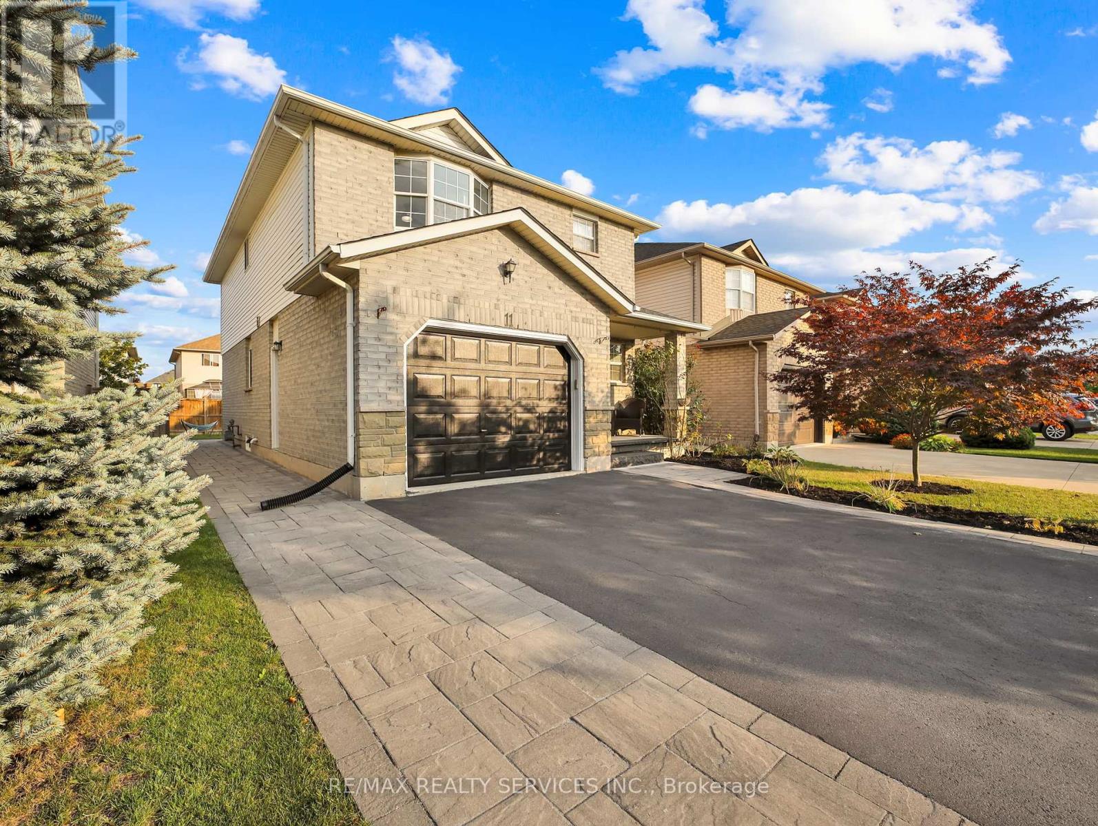 Property image for 11 WILLOWRIDGE WAY|Hamilton (Stoney Creek), Ontario L8J3Y8