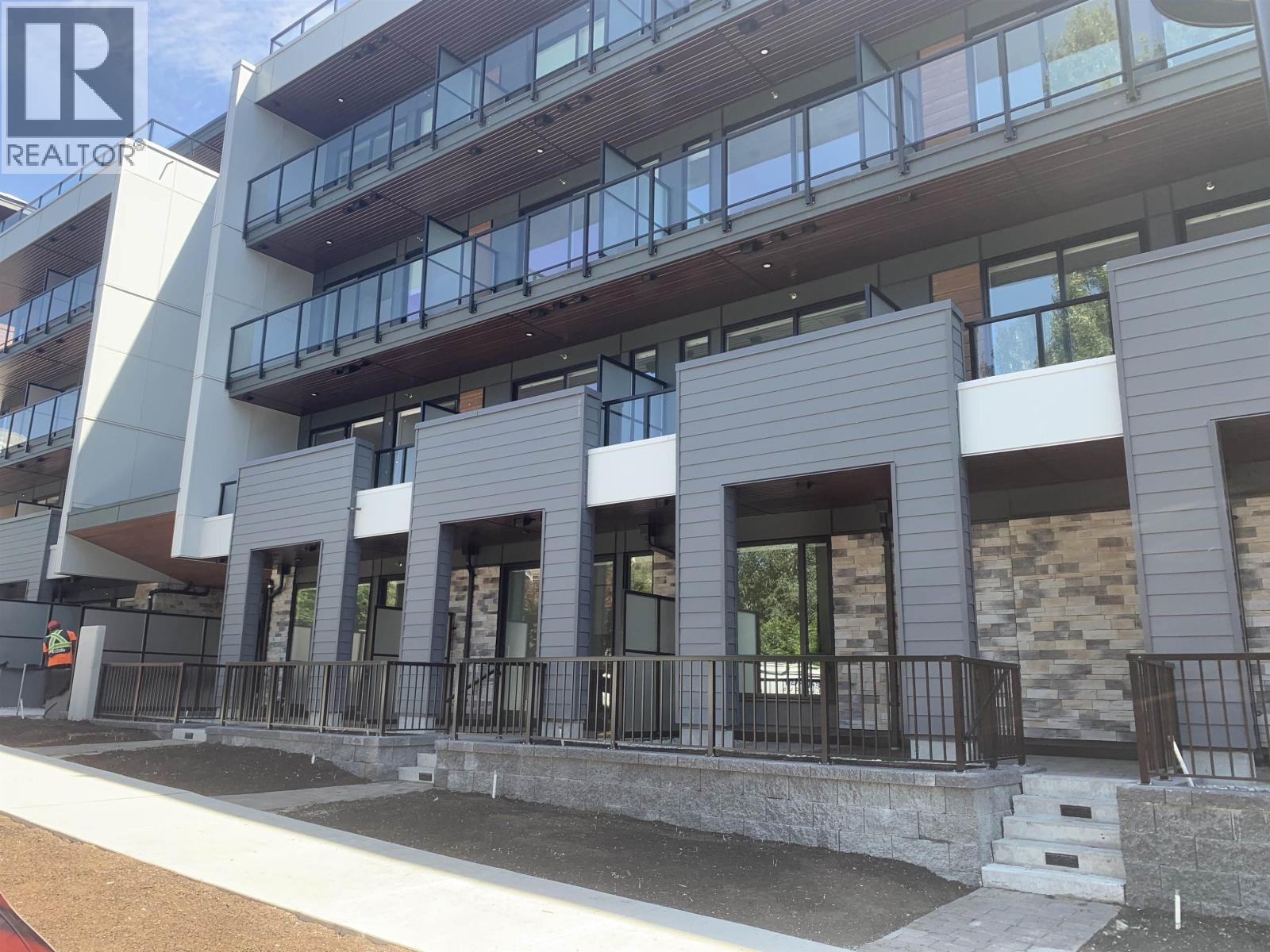 203 375 CLAYTON STREET|Coquitlam, British Columbia V3K0J9