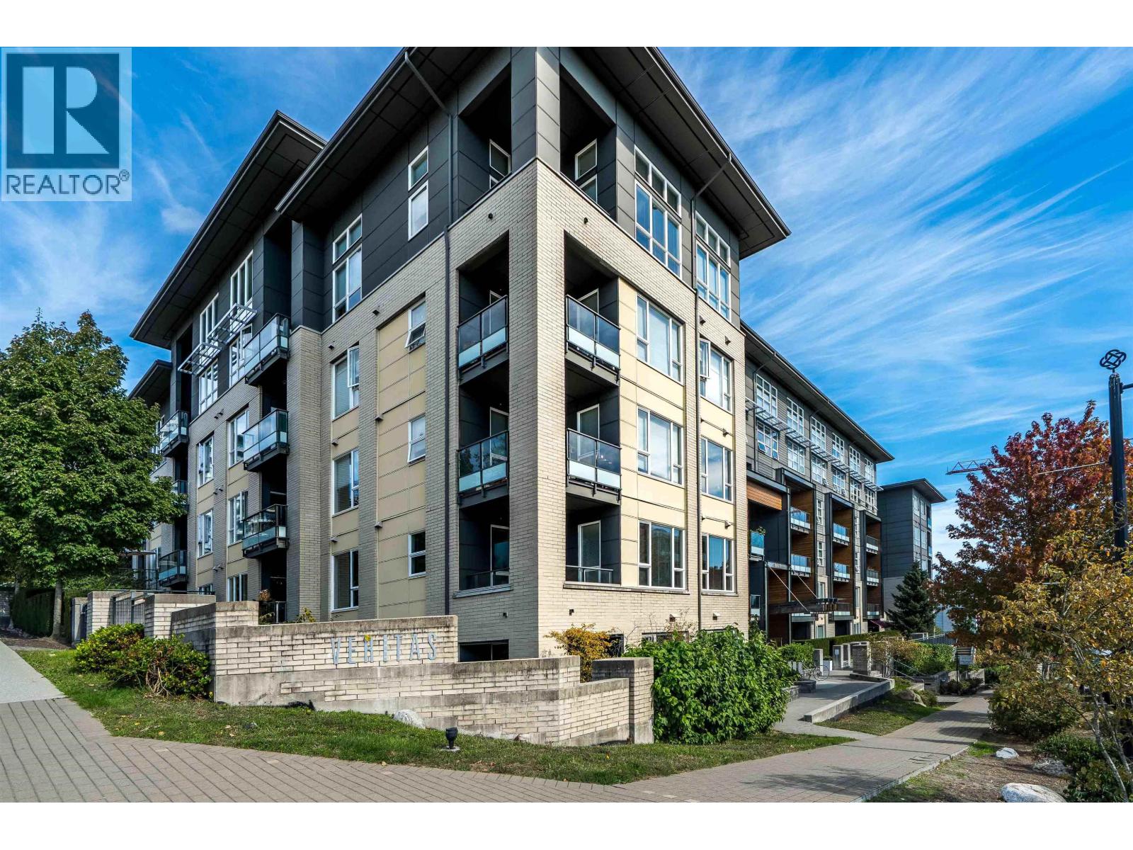 403 9877 UNIVERSITY CRESCENT|Burnaby, British Columbia V5A0E5