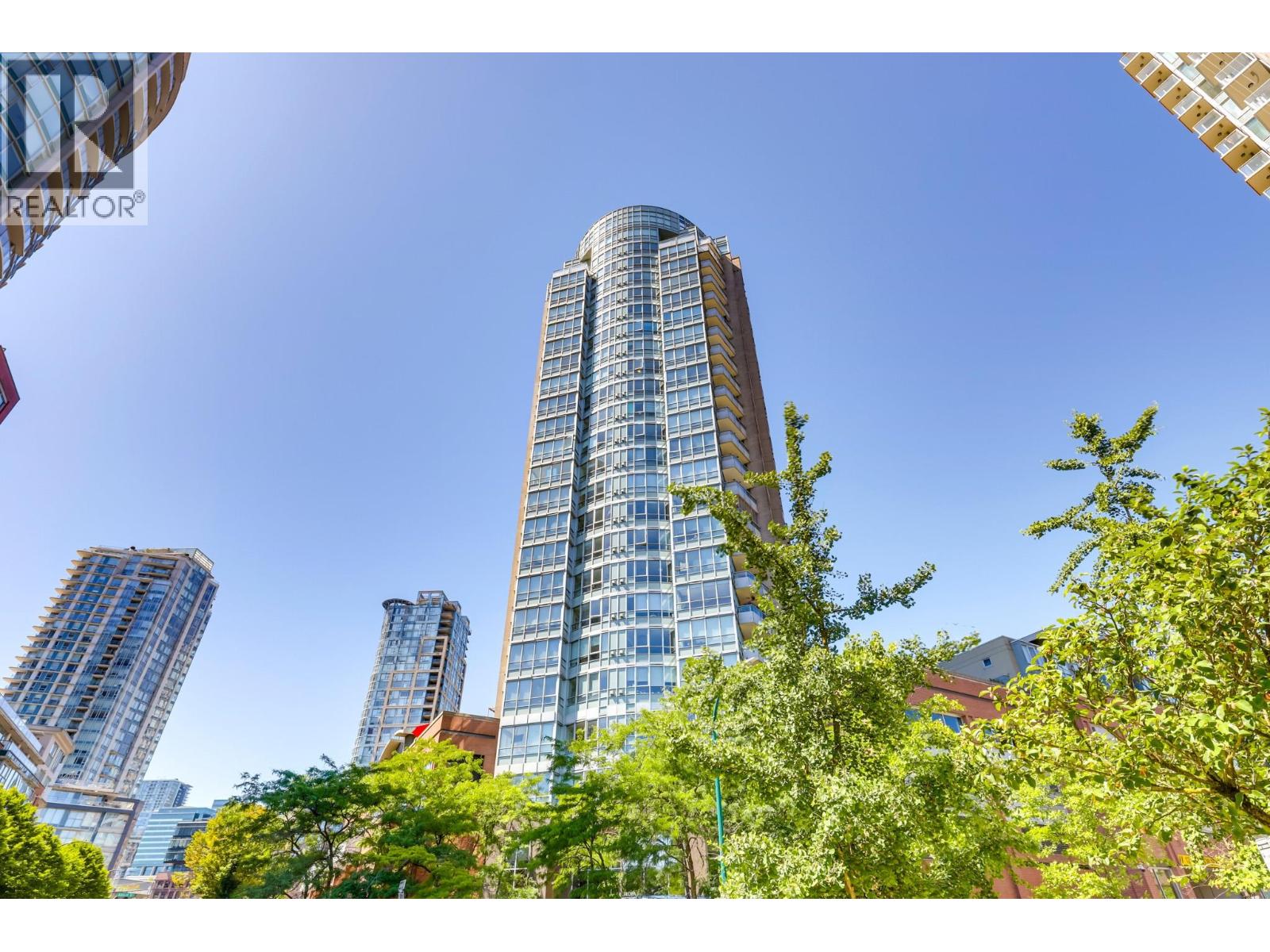 TH6 63 KEEFER PLACE|Vancouver, British Columbia V6B6N6