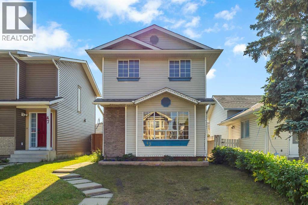 Property image for 43 MARTINWOOD Road NE|Calgary, Alberta T3J3G6