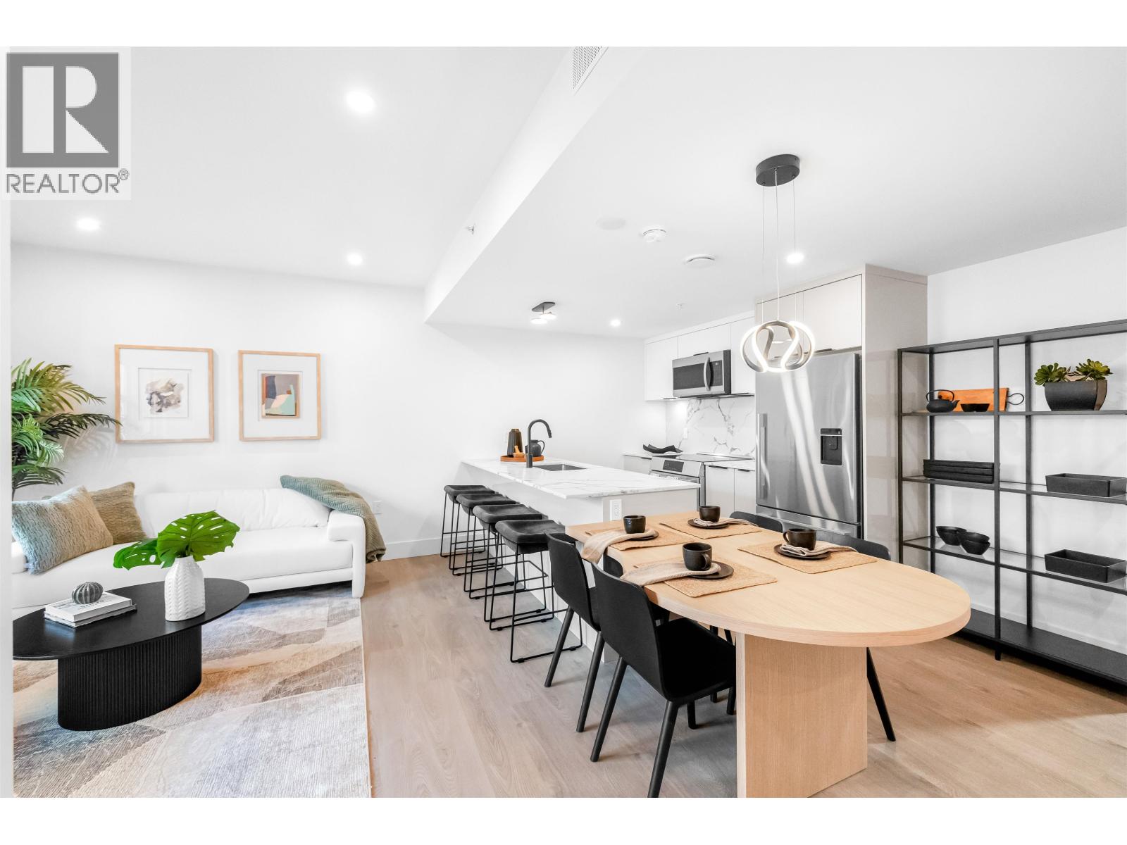 2069 E 1ST AVENUE|Vancouver, British Columbia V5N1B6