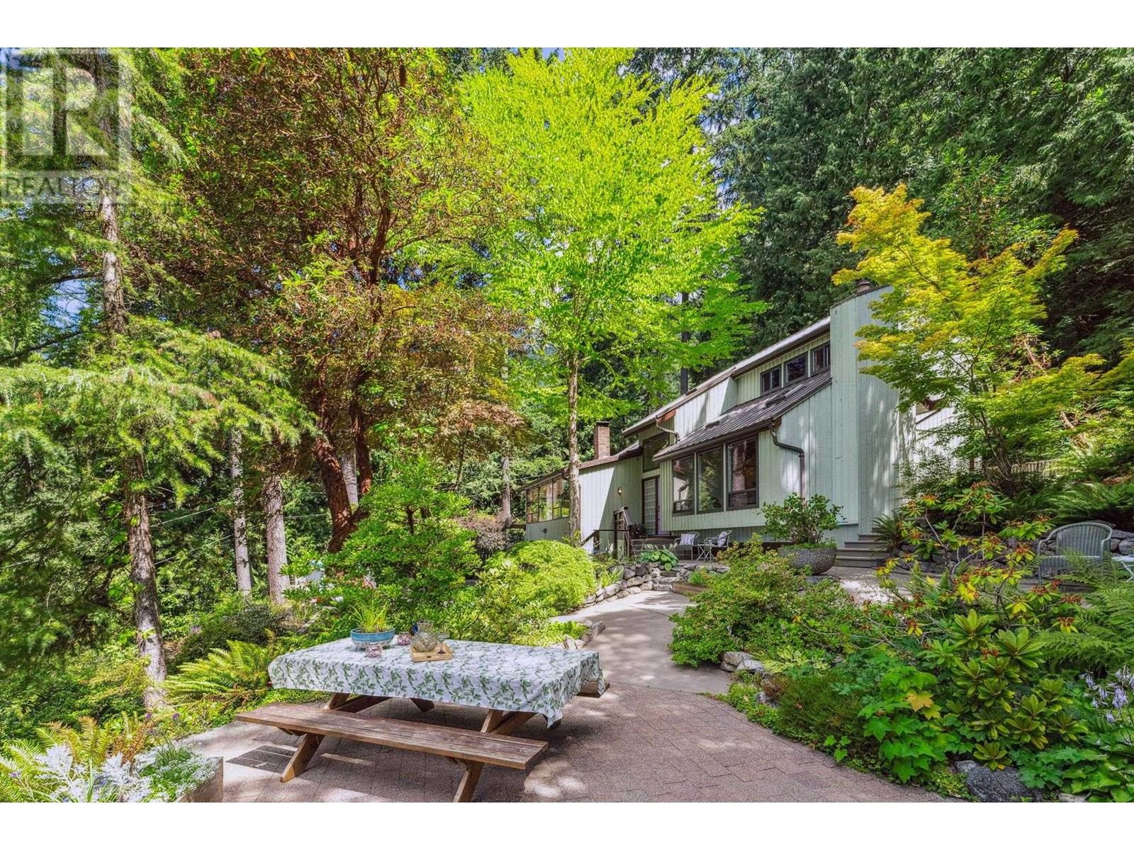 Property image for 385 OCEANVIEW ROAD|Lions Bay, British Columbia V0N2E0