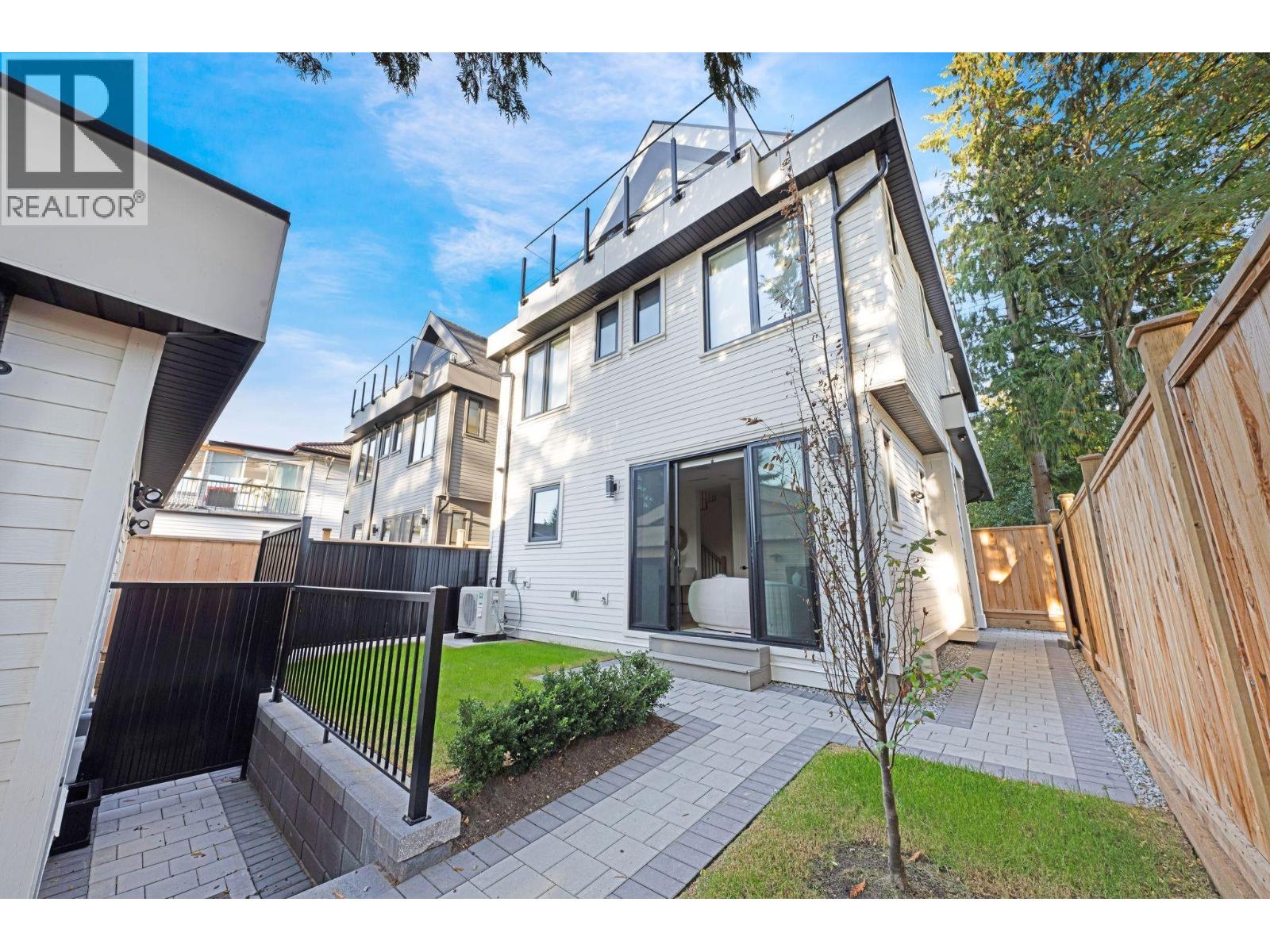 2 1233 E 37TH AVENUE|Vancouver, British Columbia V5W3N9