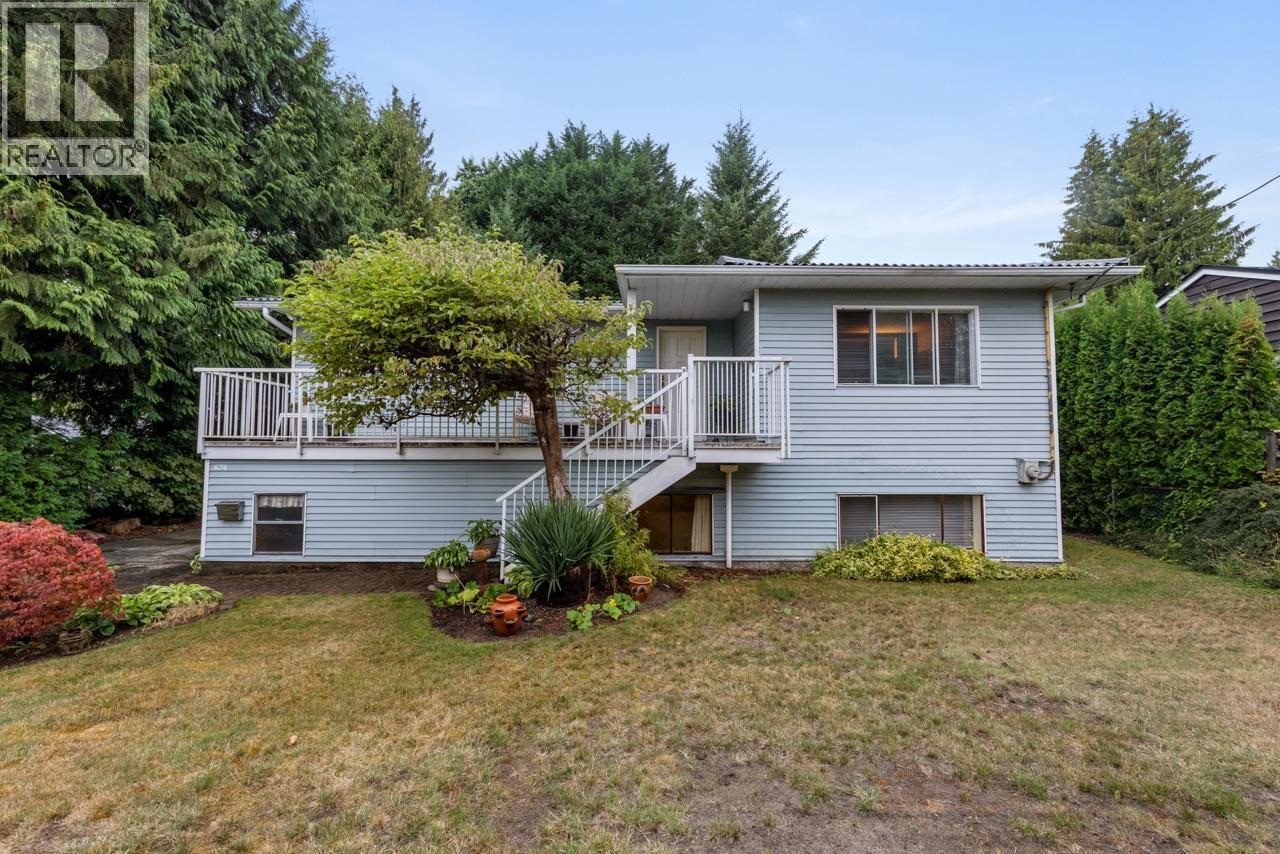 674 BLUE MOUNTAIN STREET|Coquitlam, British Columbia V3J4R6